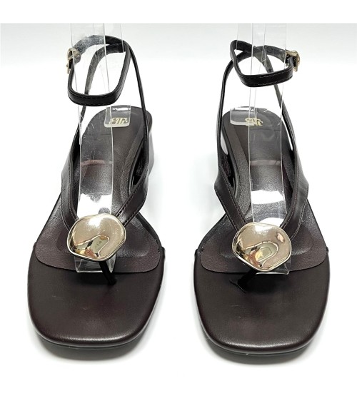 SANDALIA DALILA MARRON 2