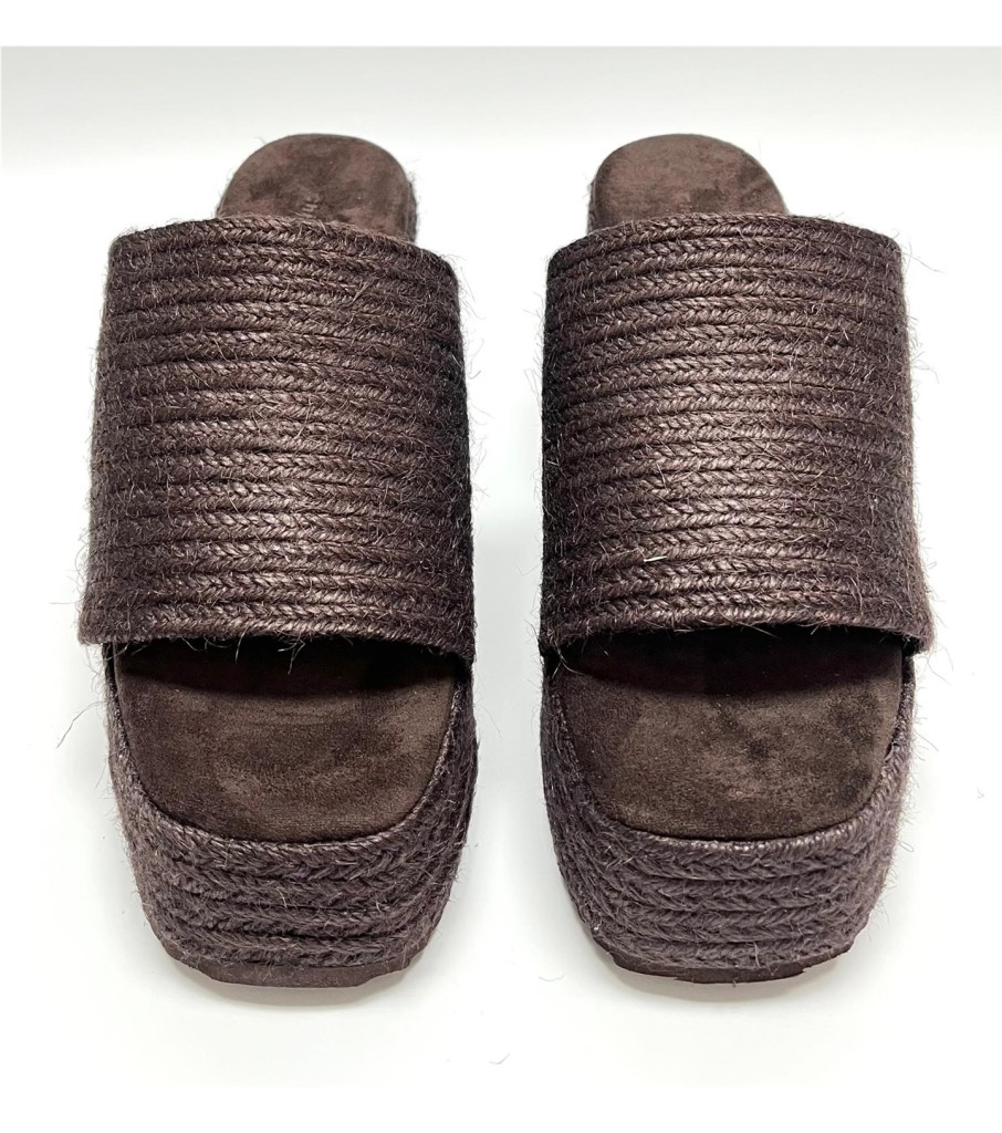 SANDALIA LOLA MARRON