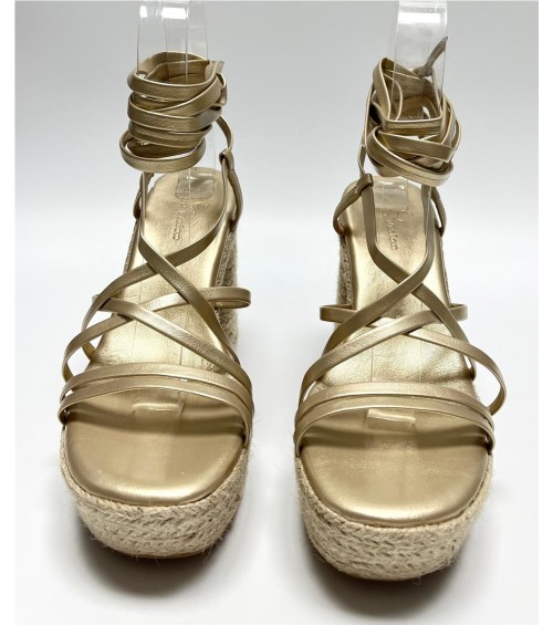 SANDALIA MAE DORADO 2