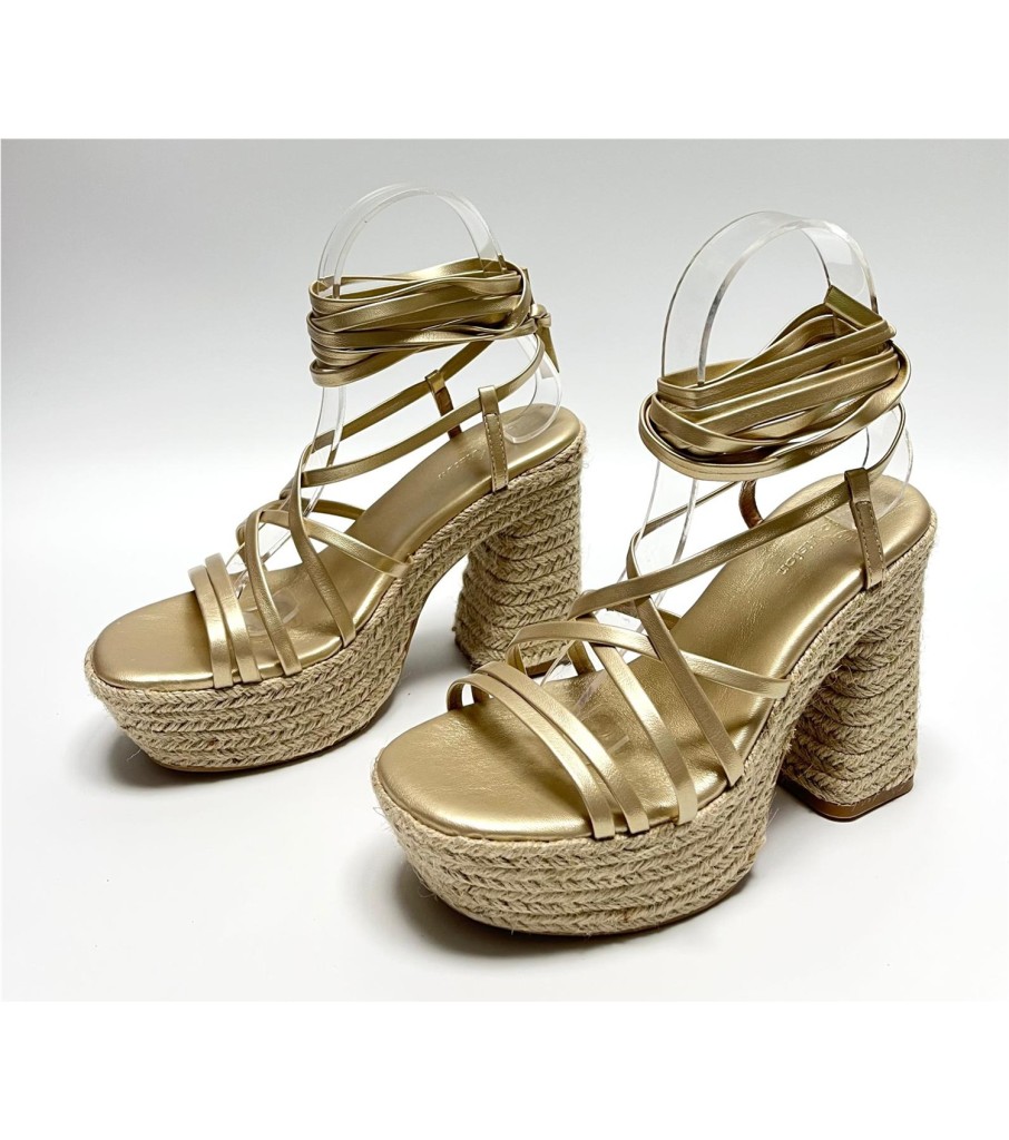 SANDALIA MAE DORADO