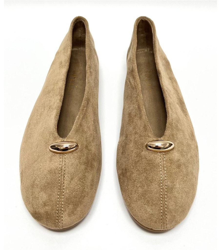 MANOLETINA MARIA CAMEL