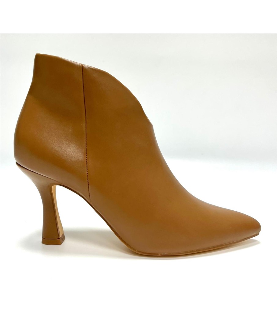 BOTIN ANA CAMEL