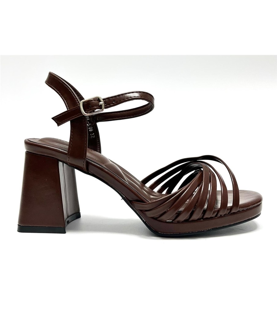 SANDALIA PAULA MARRON