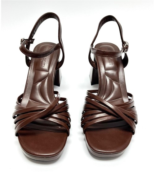 SANDALIA PAULA MARRON 2