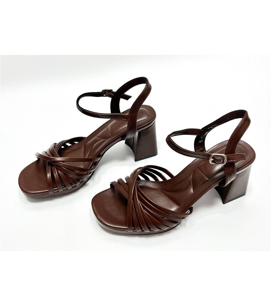 SANDALIA PAULA MARRON