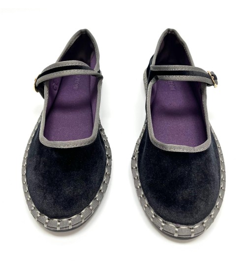 MANOLETINA AFRICA NEGRO 2