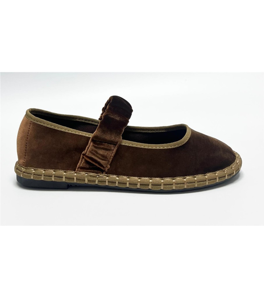 MANOLETINA JANA CAMEL