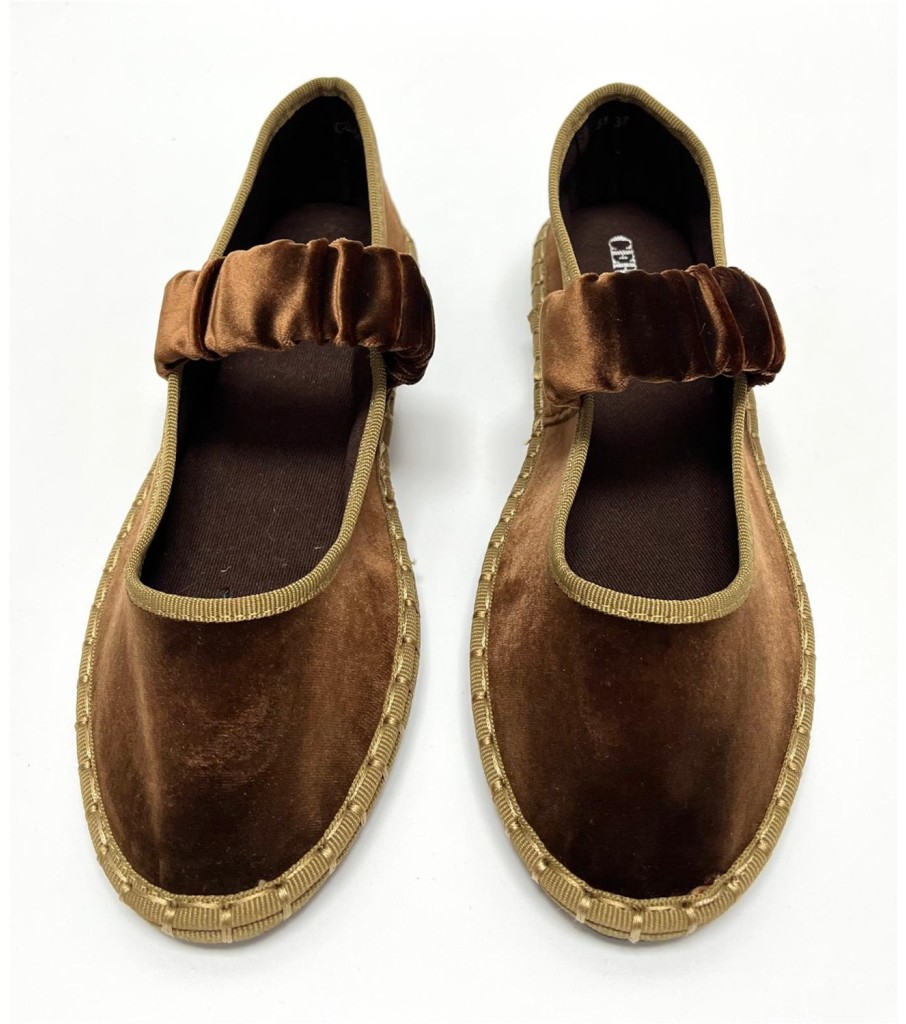 MANOLETINA JANA CAMEL MANOLETINA JANA CAMEL