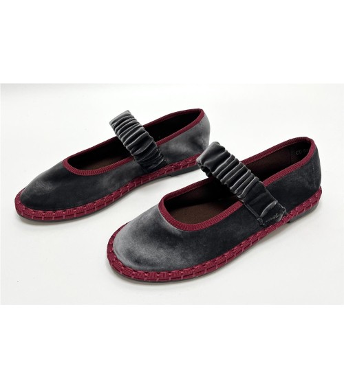 MANOLETINA JANA BURDEOS