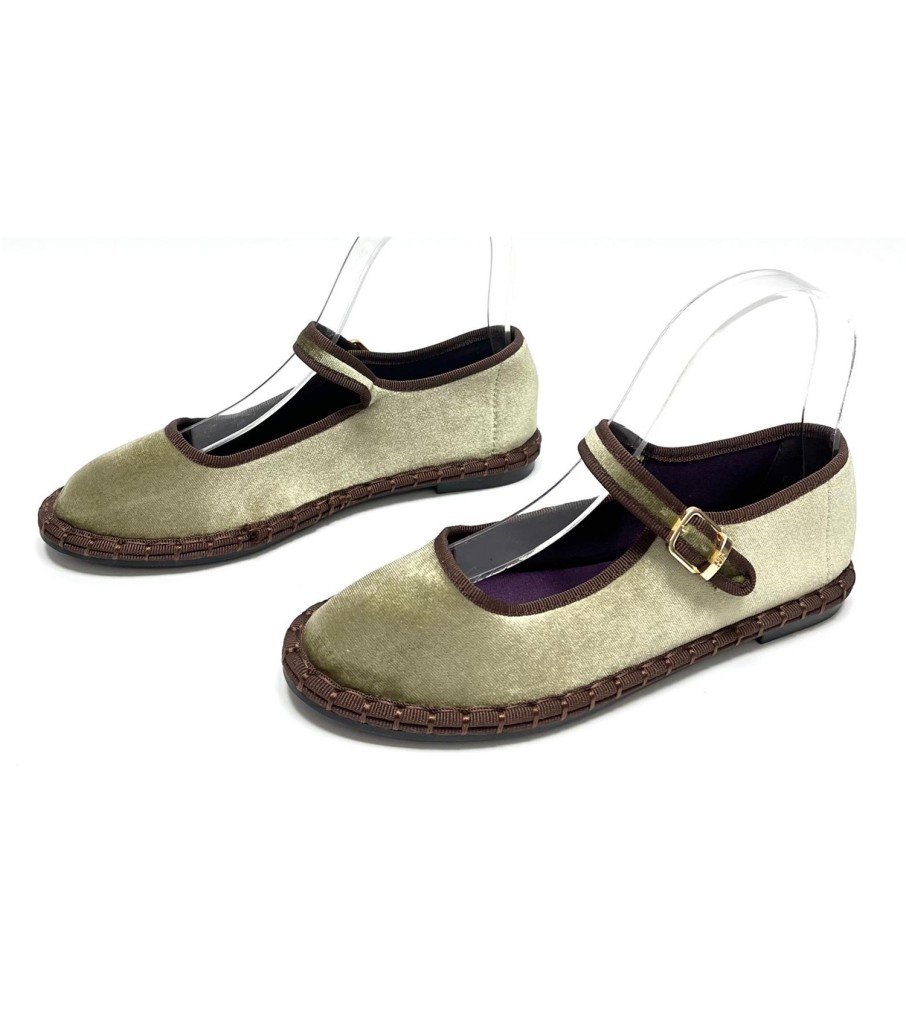 MANOLETINA DANIELA CAQUI