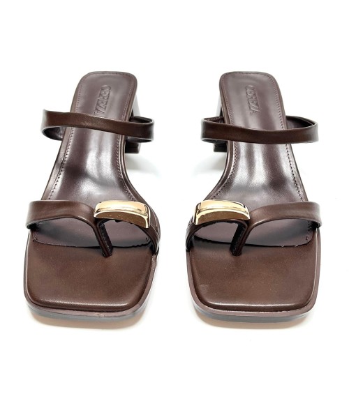 SANDALIA CARMEN MARRON 2