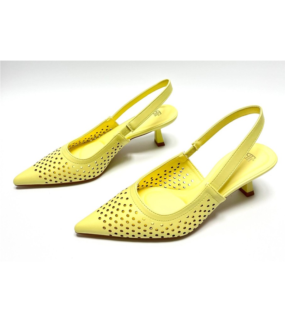 SALON ADRIANA AMARILLO