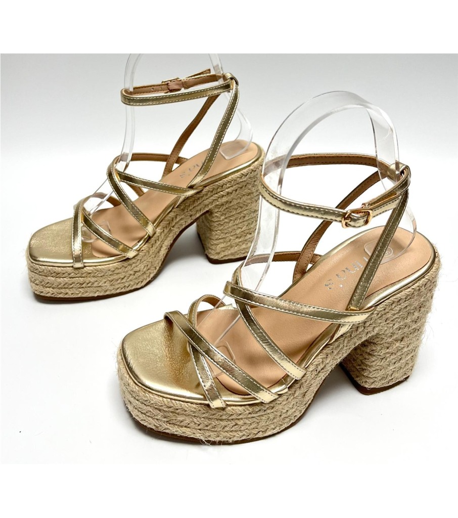 SANDALIA GABRIELA DORADO