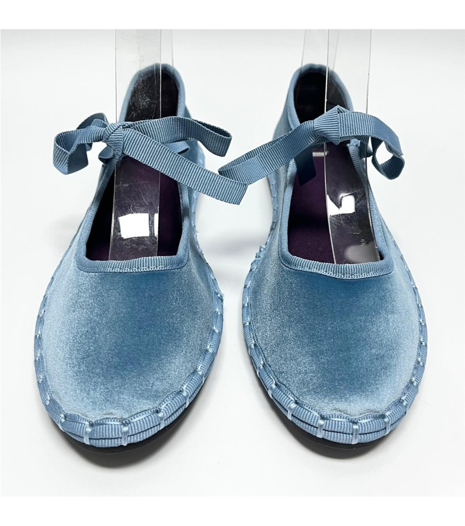 MANOLETINA JANA CELESTE